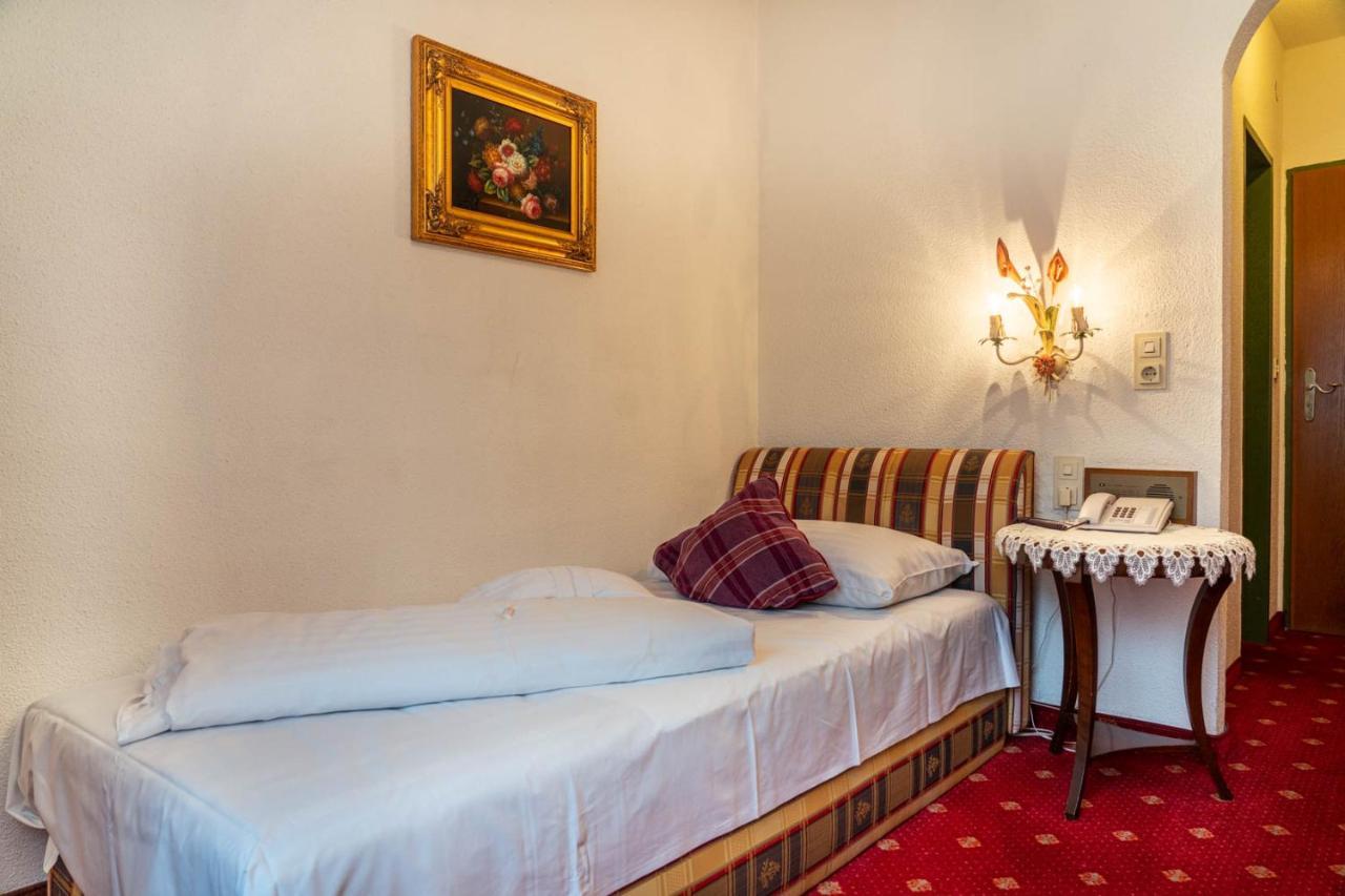 Hotel Donnerhof Fulpmes Oda fotoğraf
